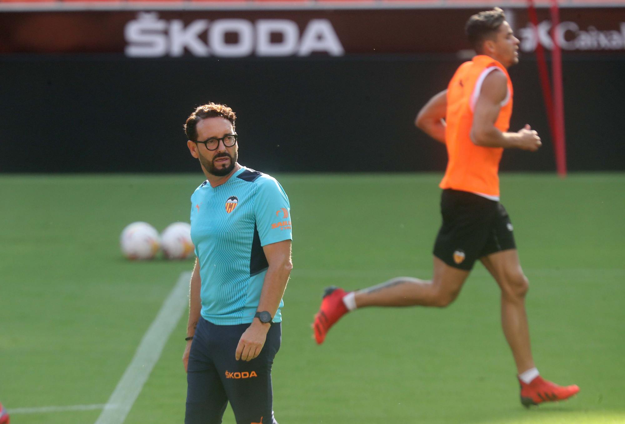 El Valencia CF prepara el partido frente al Real Madrid en Mestalla