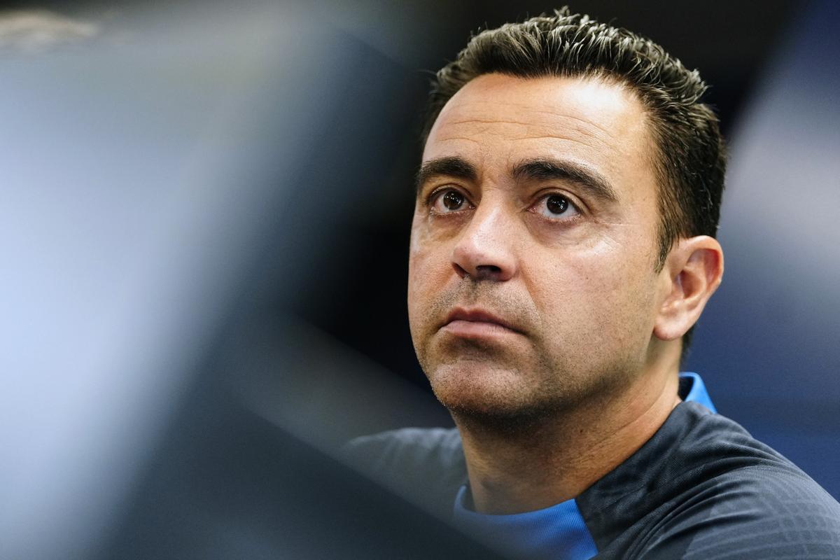 Xavi sobre Kounde: Es un profesional de los pies a la cabeza. Es una pieza fundamental