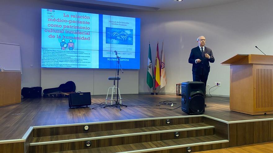 La Facultad de Medicina y el Colegio de Médicos de Córdoba presentan un libro sobre la relación médico-paciente
