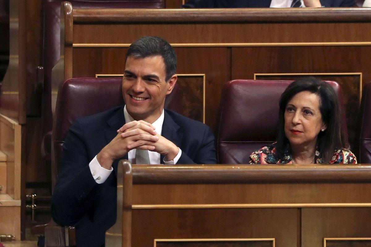 Pedro Sánchez y Margarita Robles.