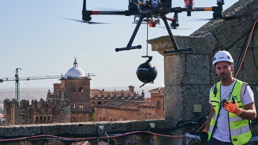 Rodaje con drones en Cáceres entre quejas: &quot;Al final van a conseguir que nos vayamos todos de aquí&quot;