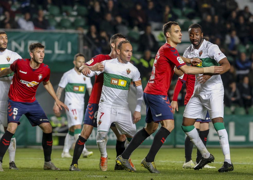 Los franjiverdes desperdician media docena de ocasiones tras un derroche de juego e intensidad y caen en el tramo final