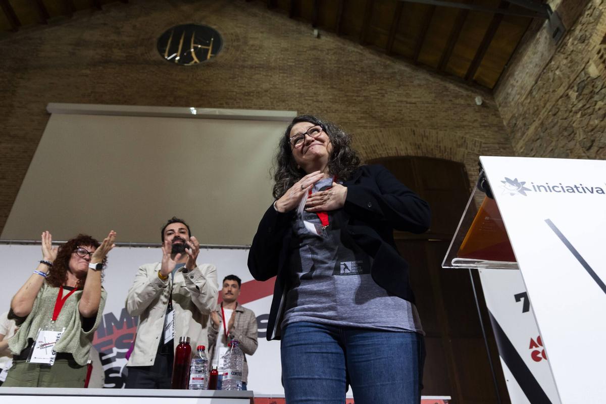 Mónica Oltra agradece el apoyo de su partido, Iniciativa, tras anunciar su regreso, este sábado.