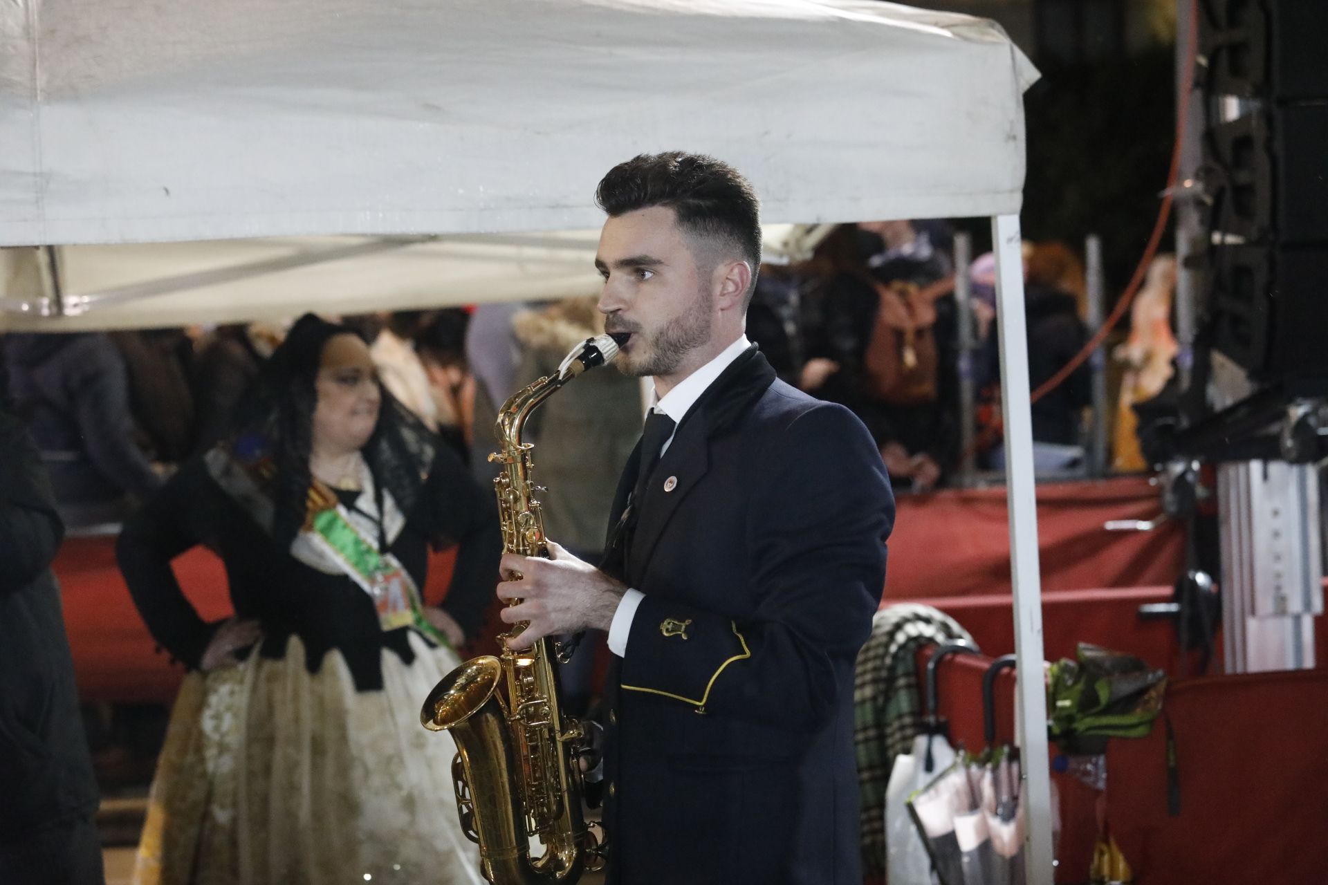 Búscate en el primer día de ofrenda por la calle Quart (entre las 20:00 a las 21:00 horas)