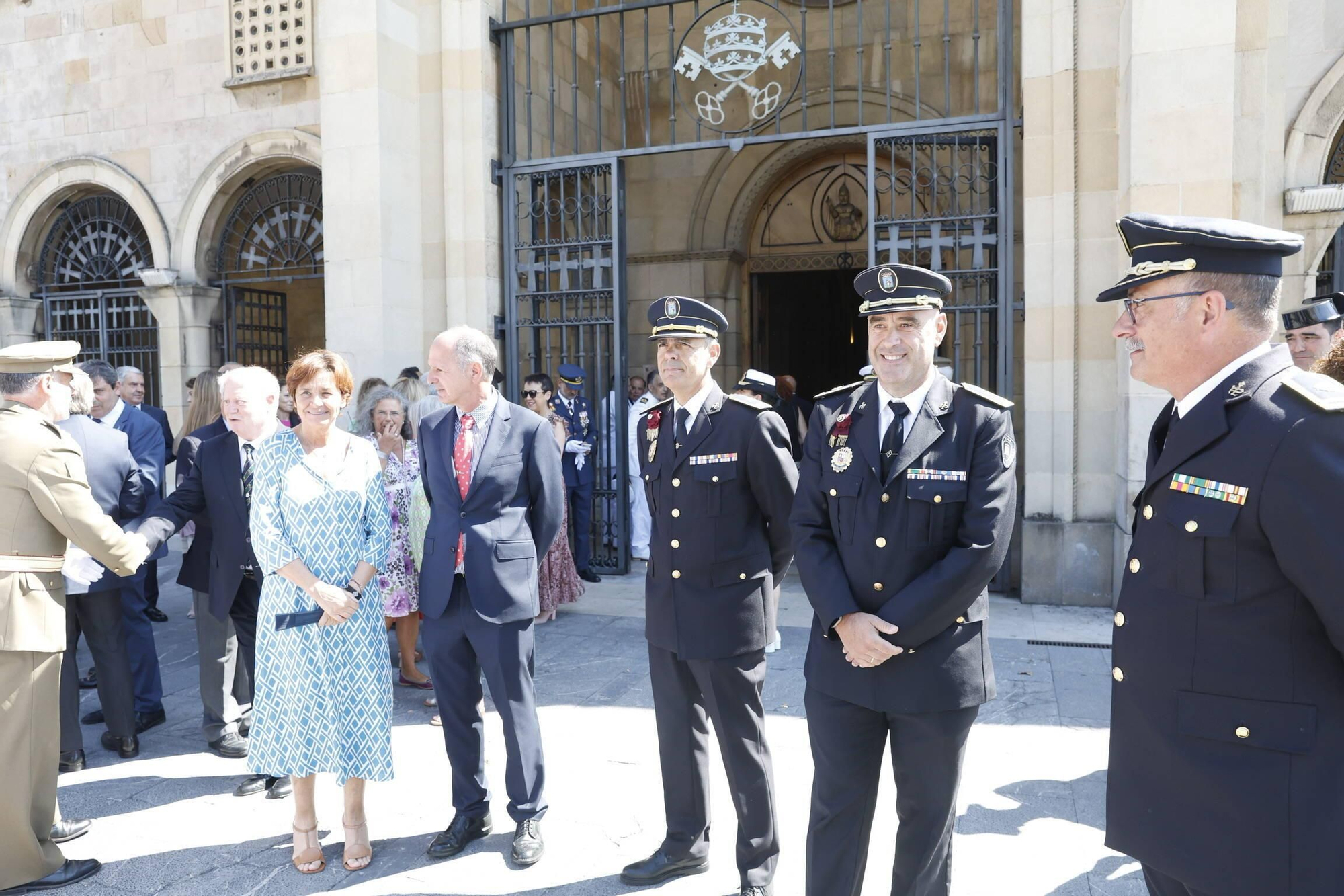 La misa con la Armada y la ofrenda floral del Carmen en Gijón, en imágenes