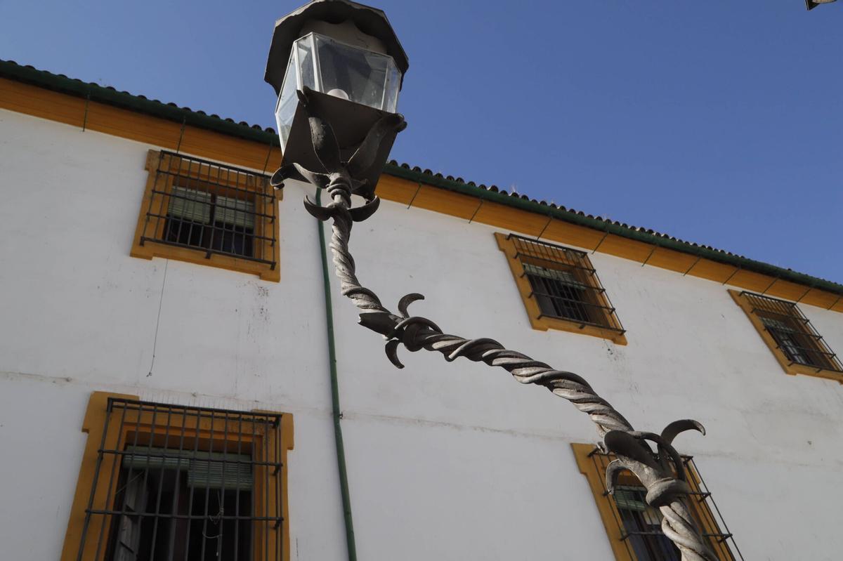 El Cristo de los Faroles de Córdoba, después de la retirada de los candados y las pulseras de sus rejas