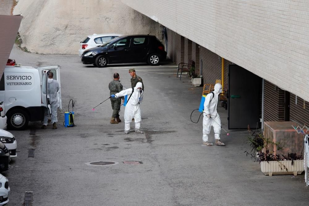 La UME desinfecta el centro de discapacitados de Churra