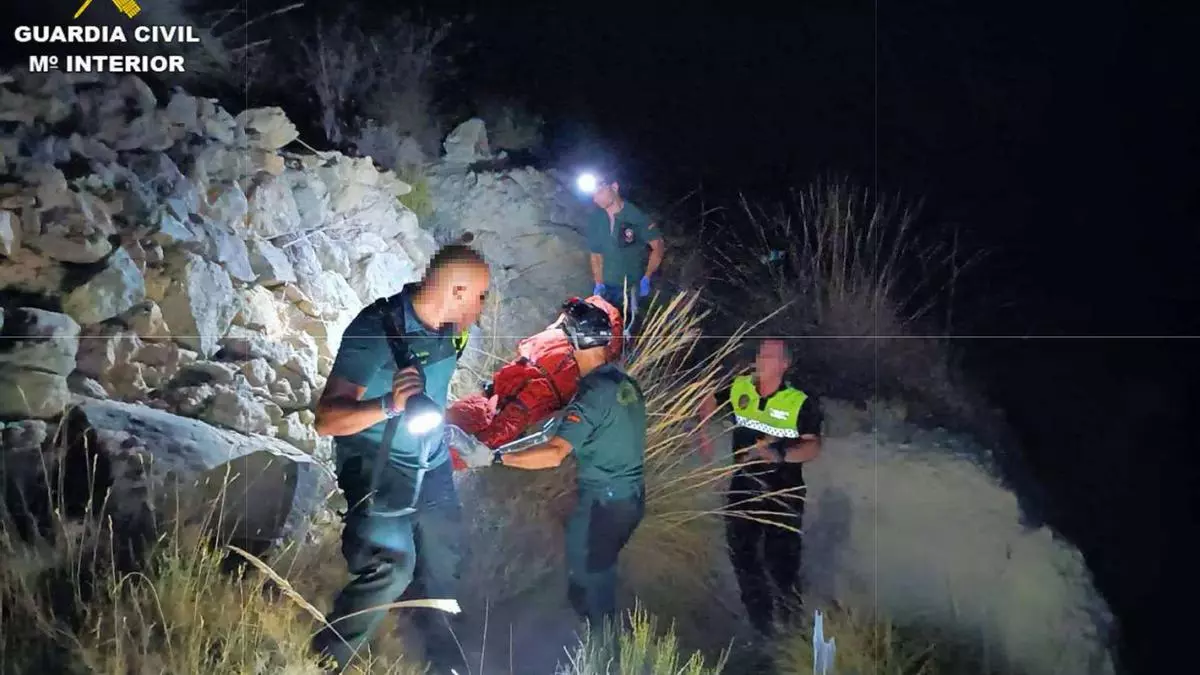 La Guardia Civil rescata en una zona montañosa de Busot el cadáver de un hombre desaparecido