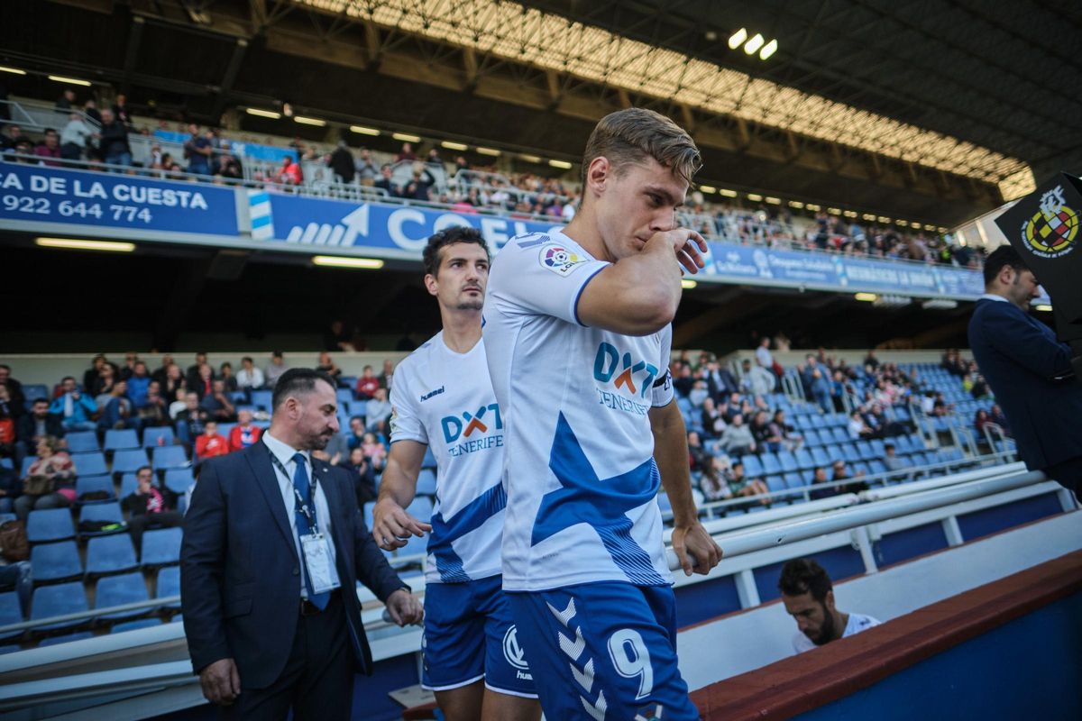 Dani Gómez, entrando al campo del Heliodoro Rodríguez López.
