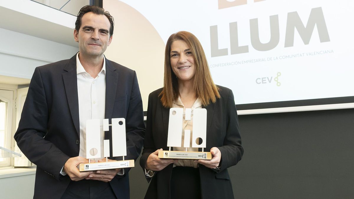 Entrega del premio a AGAMED
