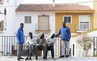 Torrox espera la llegada de otros 230 migrantes llegados desde Canarias