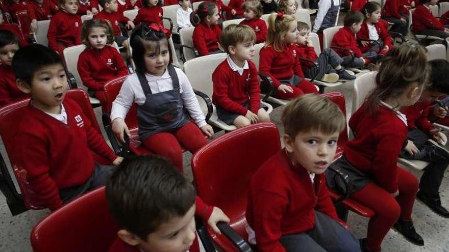 Lectura de los relatos de LA NUEVA ESPAÑA de Avilés en el colegio Santo Ángel.