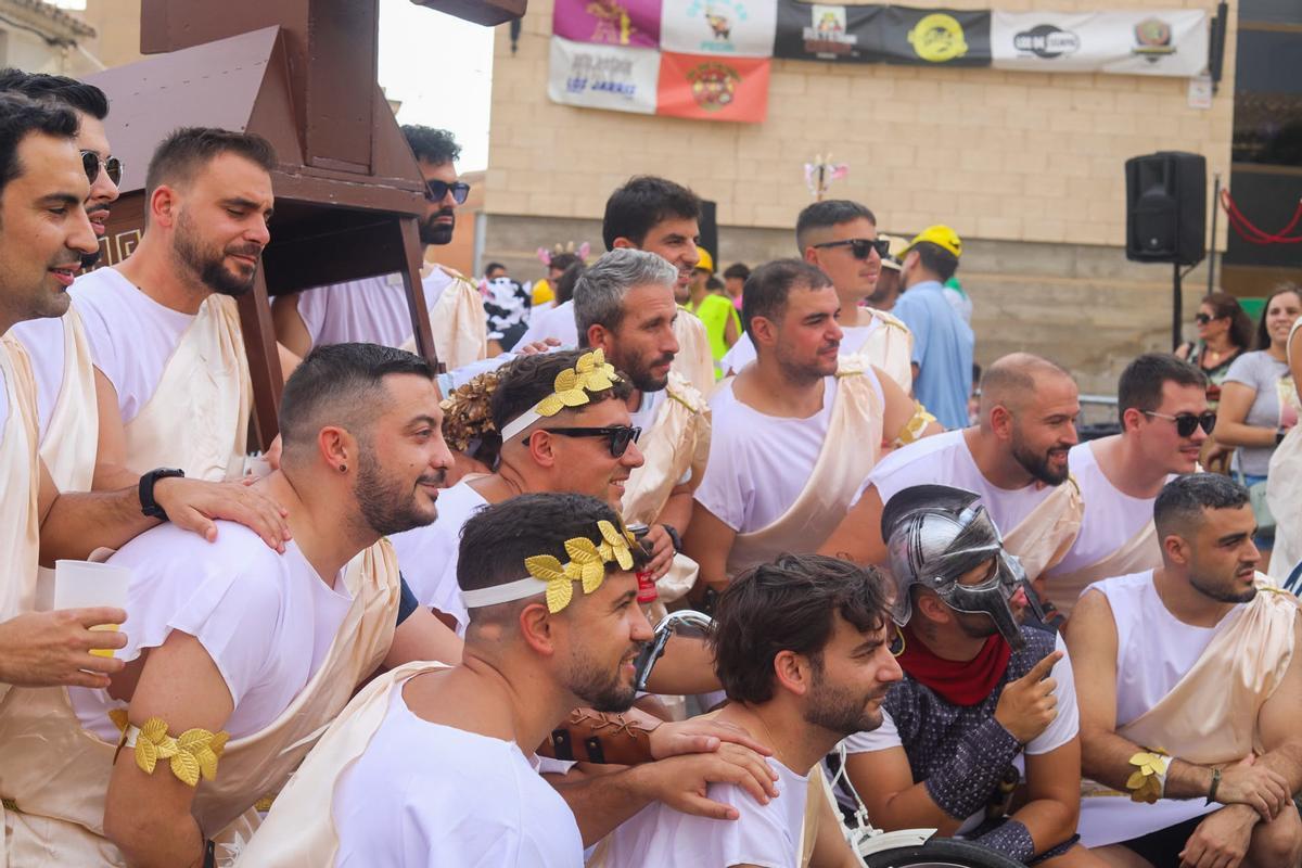 GALERÍA| Coreses es una fiesta con sus peñas y carrozas