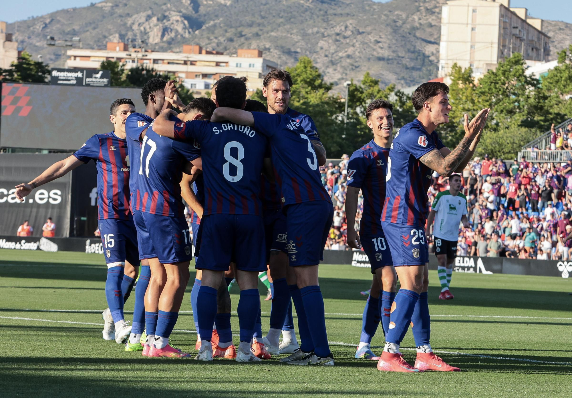 El Eldense desciende a Primera Federación tras el empate contra el Racing