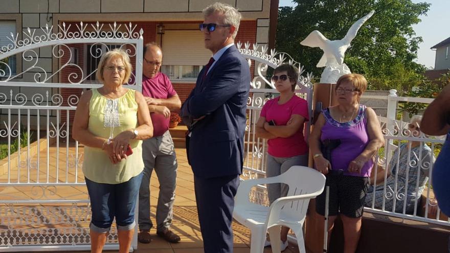 Alfonso Rueda, en el lugar de los hechos. // M. Méndez