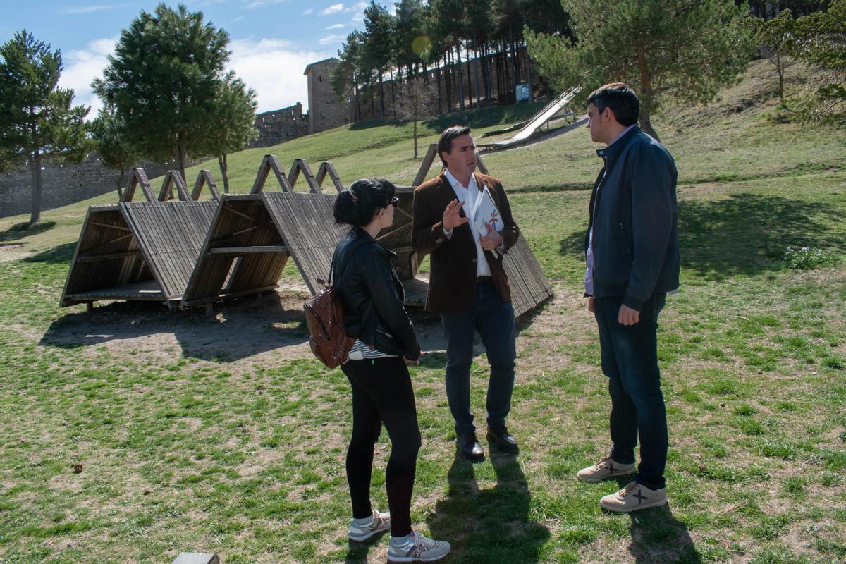 El director general de Turisme, Herick Campos, junto al alcalde y edila.