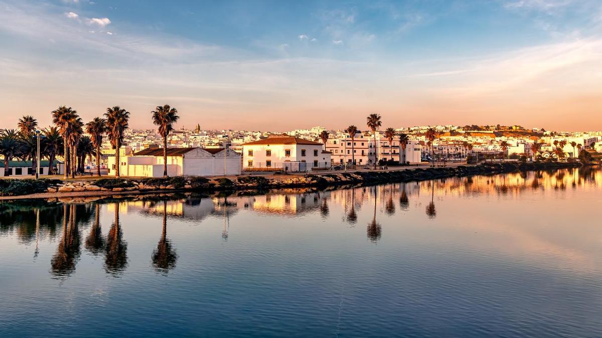 El "templo de los calamares a la andaluza" es uno de los pueblos más bonitos de Cádiz