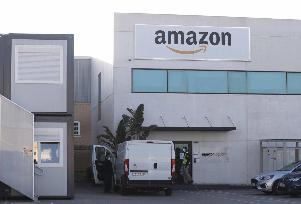 Centro que Amazon ya tiene abierto en Paterna, al que se sumará otro de 9.000 m2