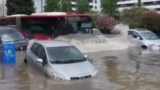 Una gran tormenta de lluvia y granizo colapsa Zaragoza