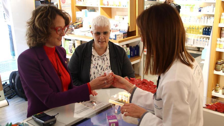 Així ha estat el primer dia de dstribució gratuïta de productes menstruals reutilitzables a les farmàcies