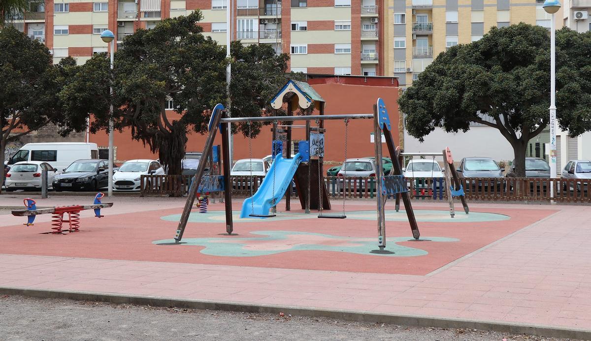 Uno de los elementos de la plaza del Port de Sagunt.