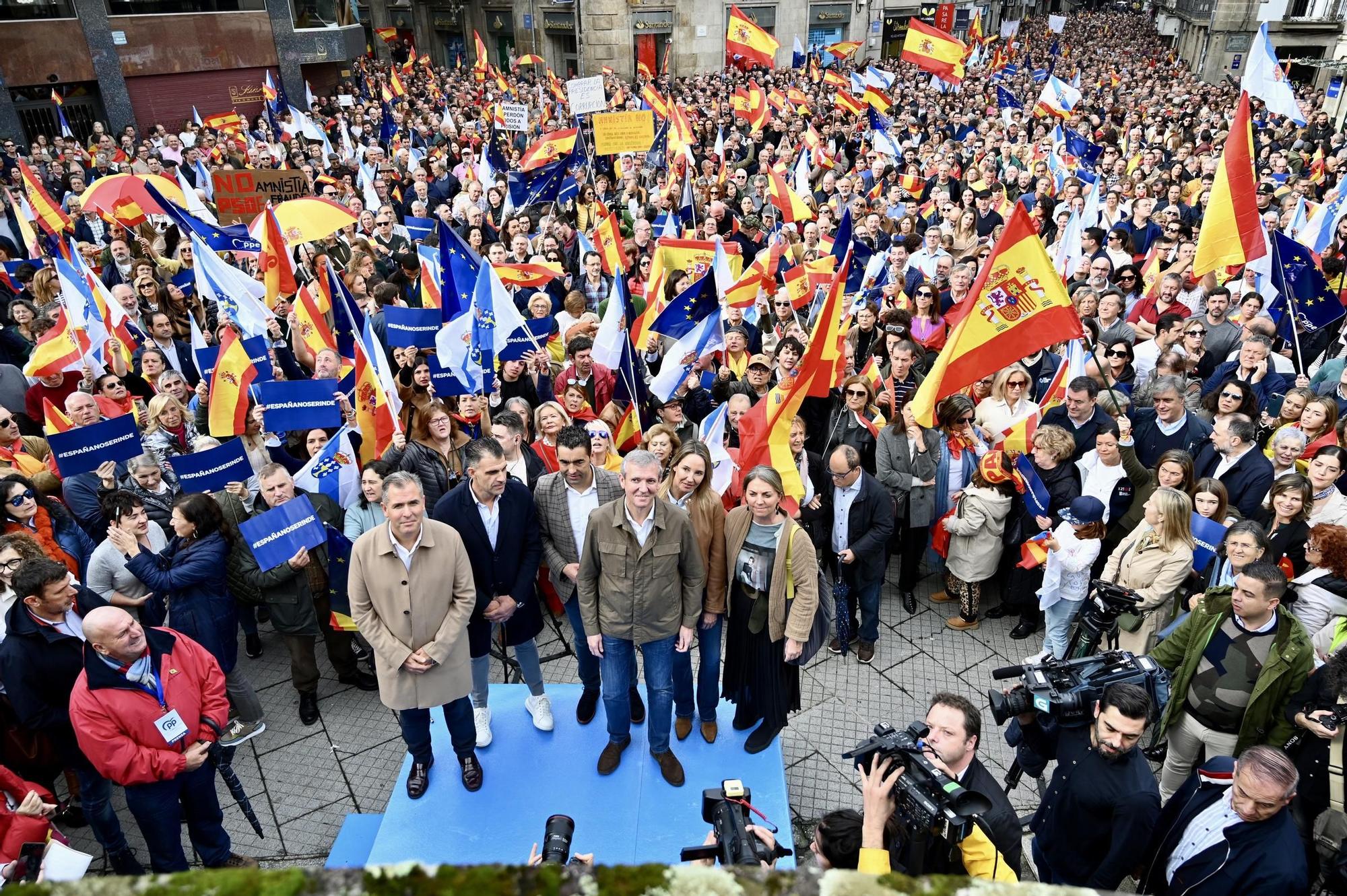 Contrarios a la amnistía se unen en una manifestación en Pontevedra