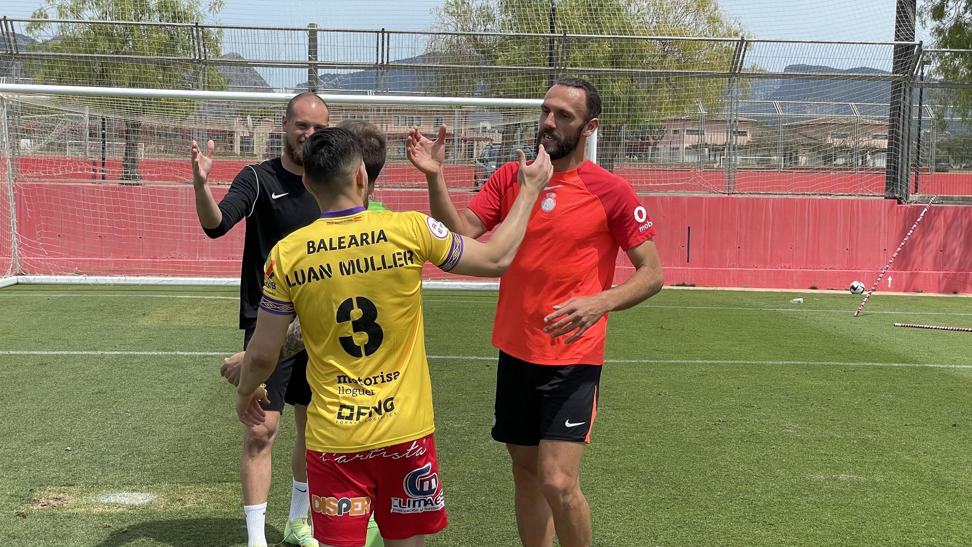 El Real Mallorca reta al Palma Futsal desde el punto de penalti, ¿quién gana?