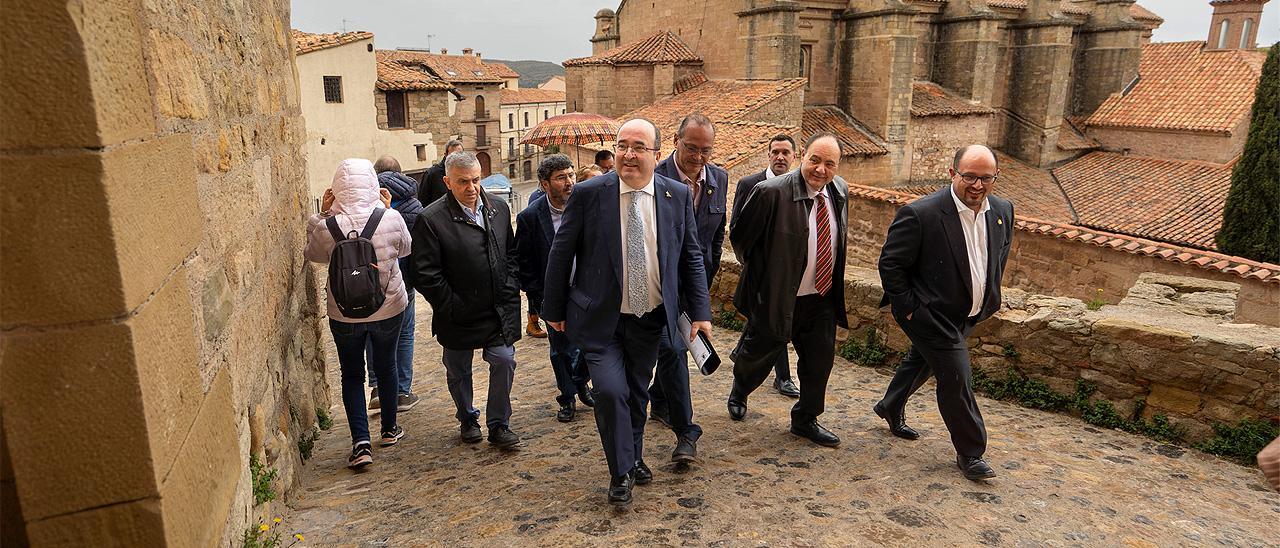 Miquel Iceta en el municipio turolense de Mora de Rubielos, este miércoles.