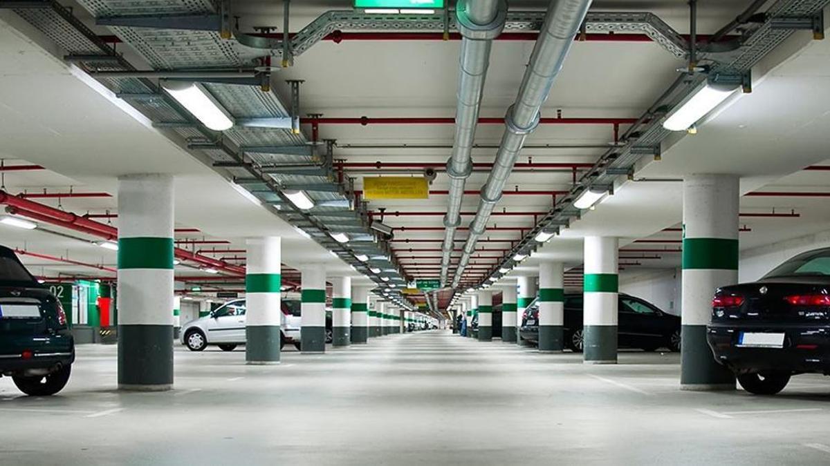 Plazas de garaje en un edificio de viviendas.