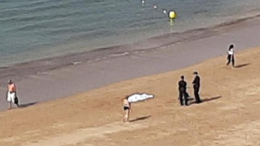 Muere un hombre en Las Canteras