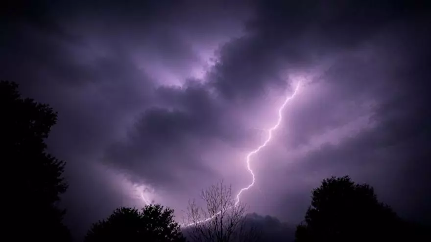 Así se vivió la tormenta sobre Santiago en la madrugada del jueves