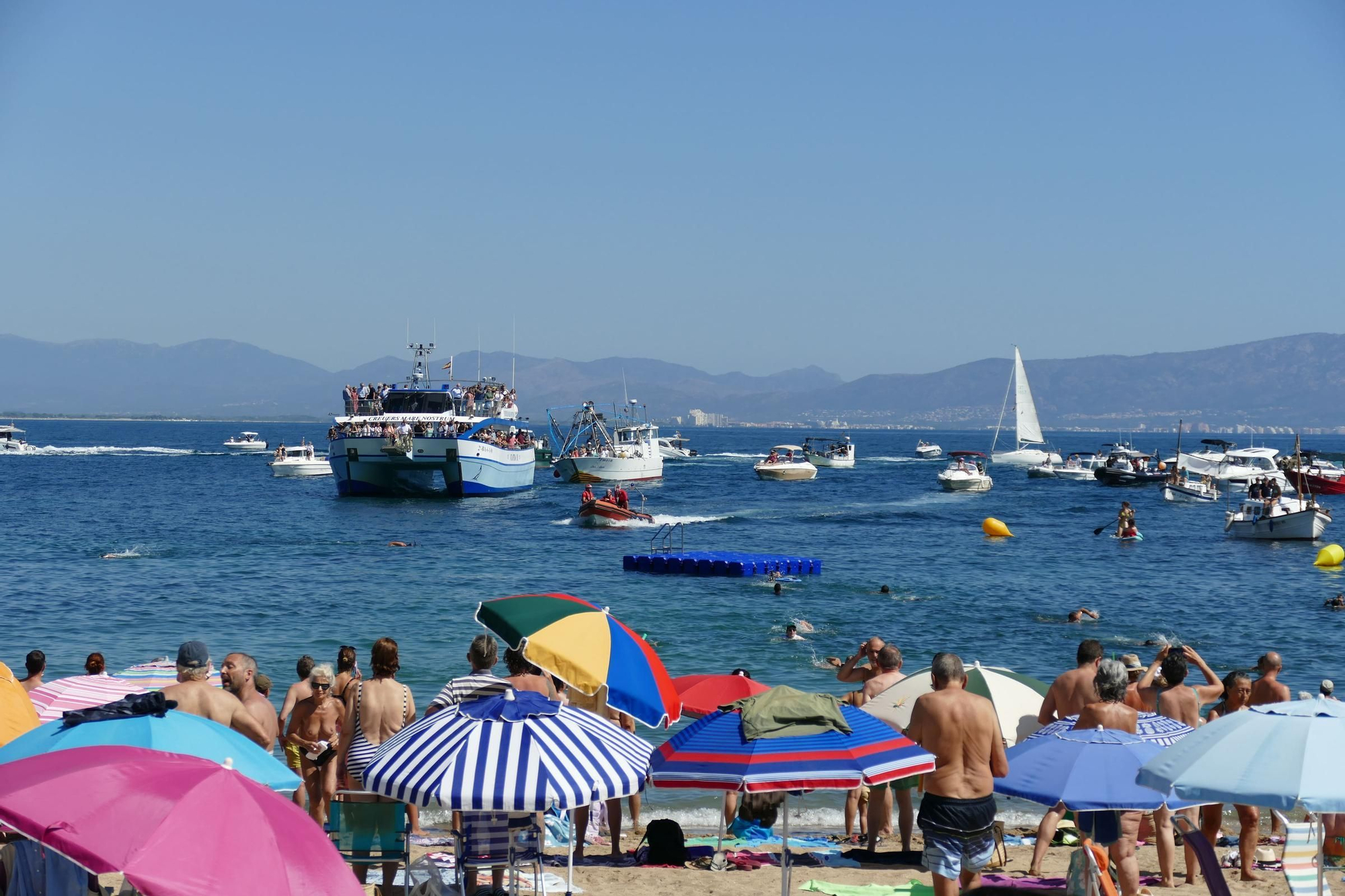 L'Escala commemora la Festa del Carme amb un sentit homenatge a les persones grans i a les seves arrels marineres