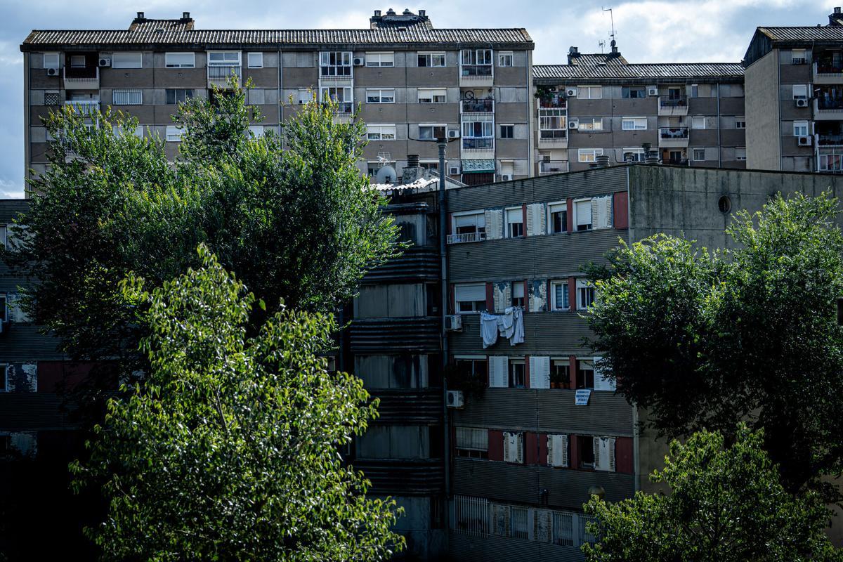 Badia del Vallés 25/10/24 Barcelona. Fotografías en blanco y negro pertenecientes al fotoreportaje/documental sobre el amianto en Badia del Vallés.. AUTOR: MANU MITRU