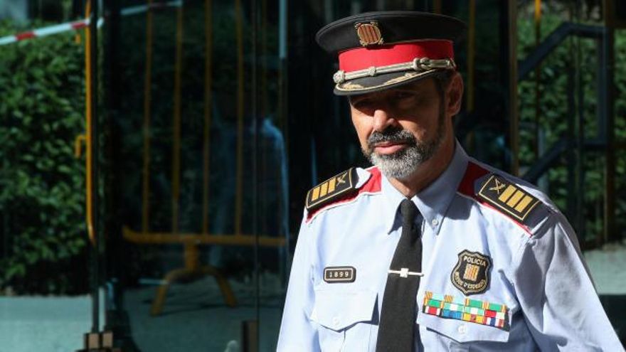 El Gobierno cesa a Trapero e Interior controlará a los Mossos