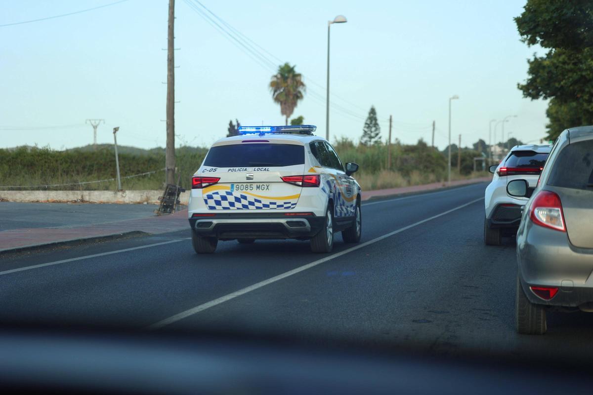 Galería: alarma por un incendio en la Fundació Deixalles de Ibiza Galería: alarma por un incendio en la Fundació Deixalles de Ibiza