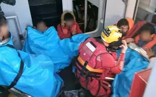 Naufragio en el norte de Portugal: rescatados los ocho tripulantes del pesquero «Caminho da Boa Viagem»