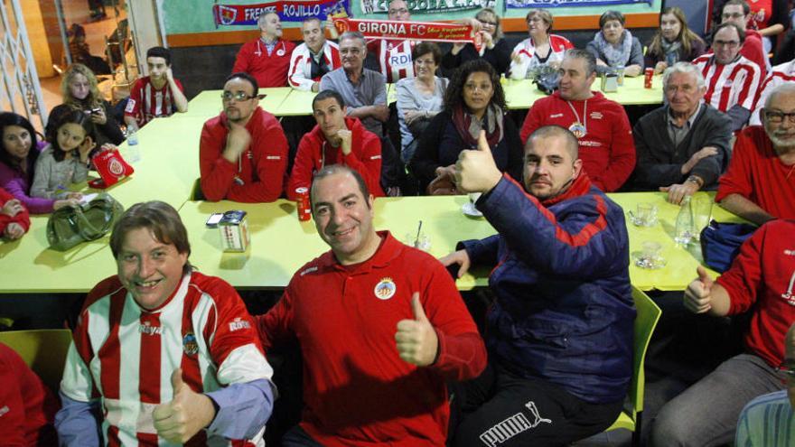 El bar 106 de Sant Narcís, ple per veure el partit del Girona a Alcorcón