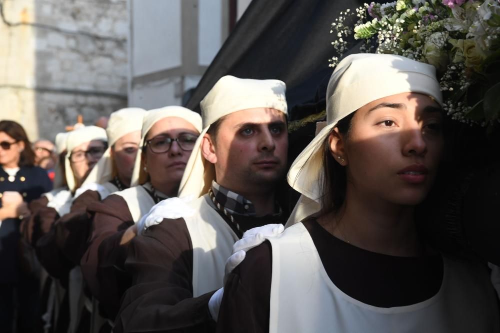 La procesión de Nuestro Padre Jesús Nazareno y Nuestra Señora de la Amargura salió ayer por las calles de la Ciudad Vieja en un Jueves Santo sin apenas lluvia.