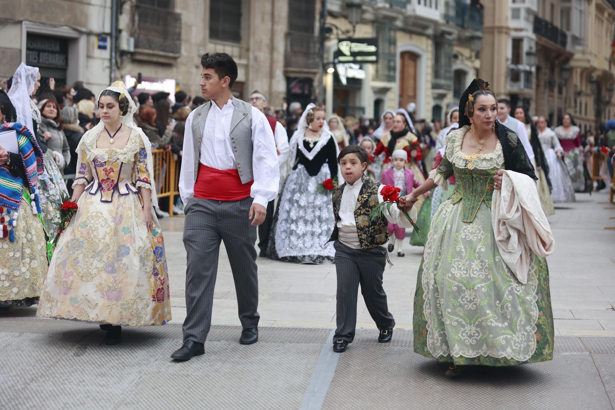 Búscate en el segundo día de ofrenda por la calle Quart (entre las 18:00 a las 19:00 horas)