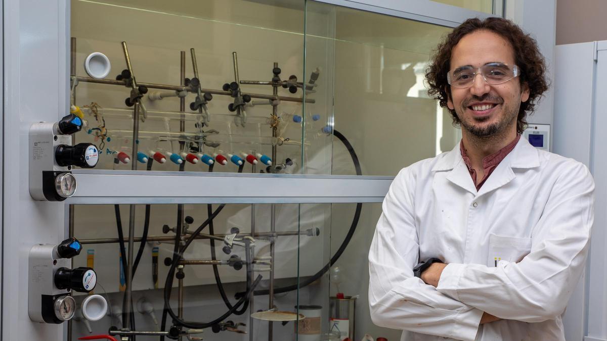 Jesús Campos, químico sevillano galardonado con el Premio Nacional de Investigación para Jóvenes 2025