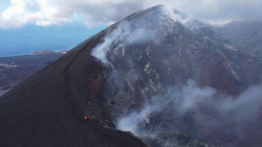 Así es el camino hasta uno de los cráteres del volcán de La Palma