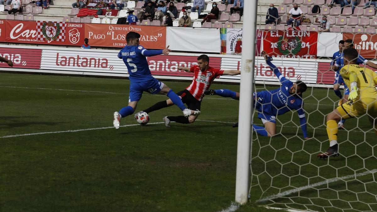 El Zamora CF - Cultural Leonesa, en imágenes.