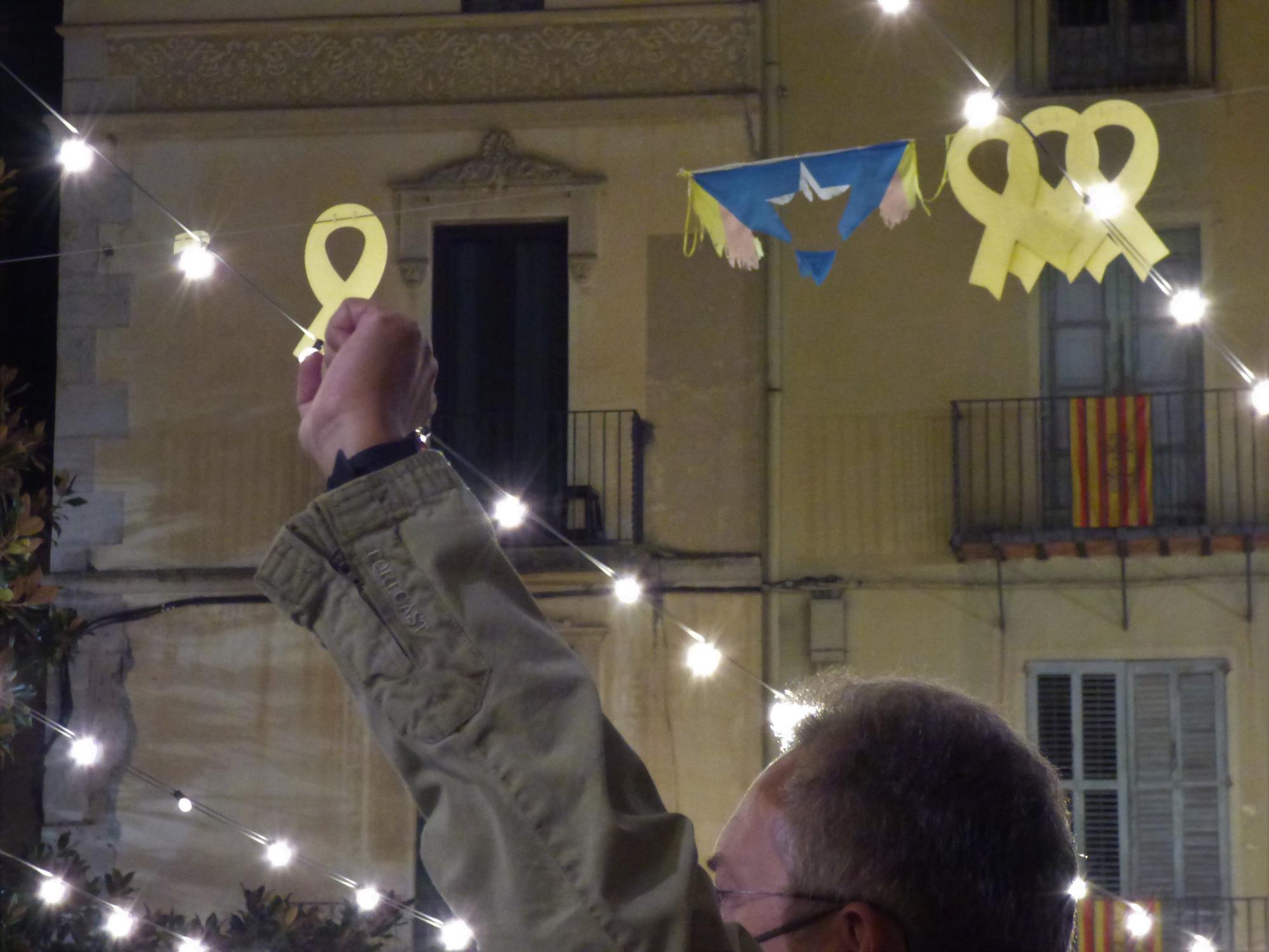 Concentració Free Puigdemont a Figueres