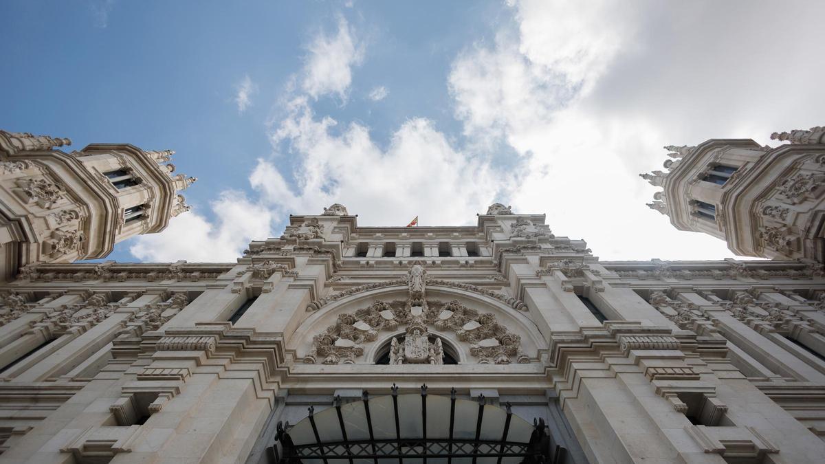 Archivo - Fachada de la sede del Ayuntamiento en Cibeles, a 15 de septiembre de 2023, en Madrid (España). El Palacio de Cibeles, antiguo Palacio de Telecomunicaciones y actual sede del Ayuntamiento de Madrid, cuenta con un gran espacio cultural y varias s