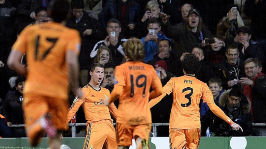 Ronaldo celebra el gol anotado en Copenhague.