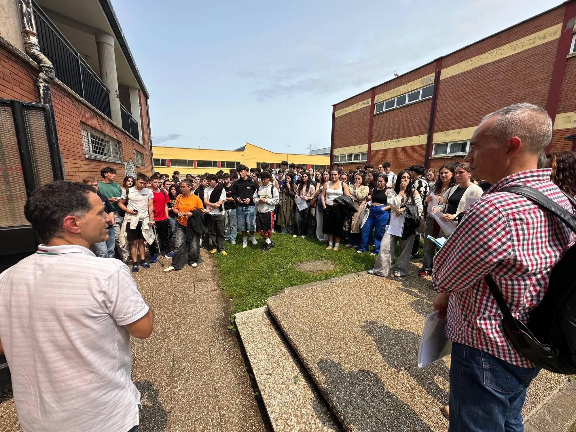 EN IMÁGENES: Así se vivió la primera jornada de la PAU en Asturias