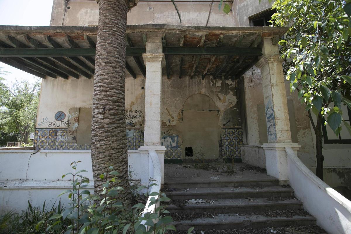 Detalle de unos chalés en los Jardines de la Gerencia de AHM.