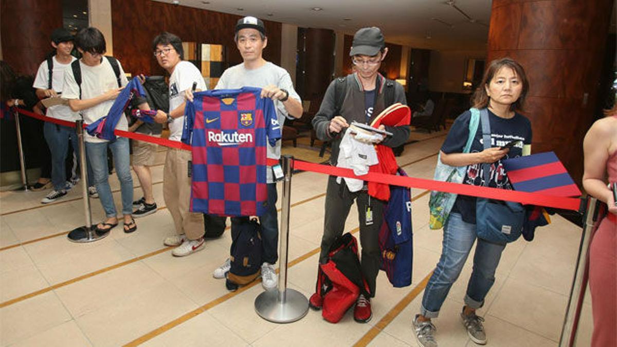 Los aficionados nipones recibieron al Barça en Japón