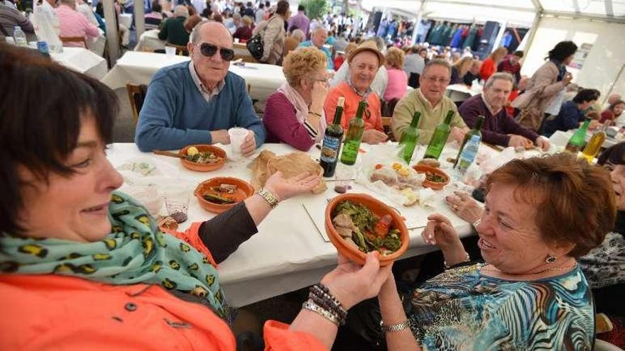 Participantes en la anterior edición de la fiesta gastronómica. // G. S.