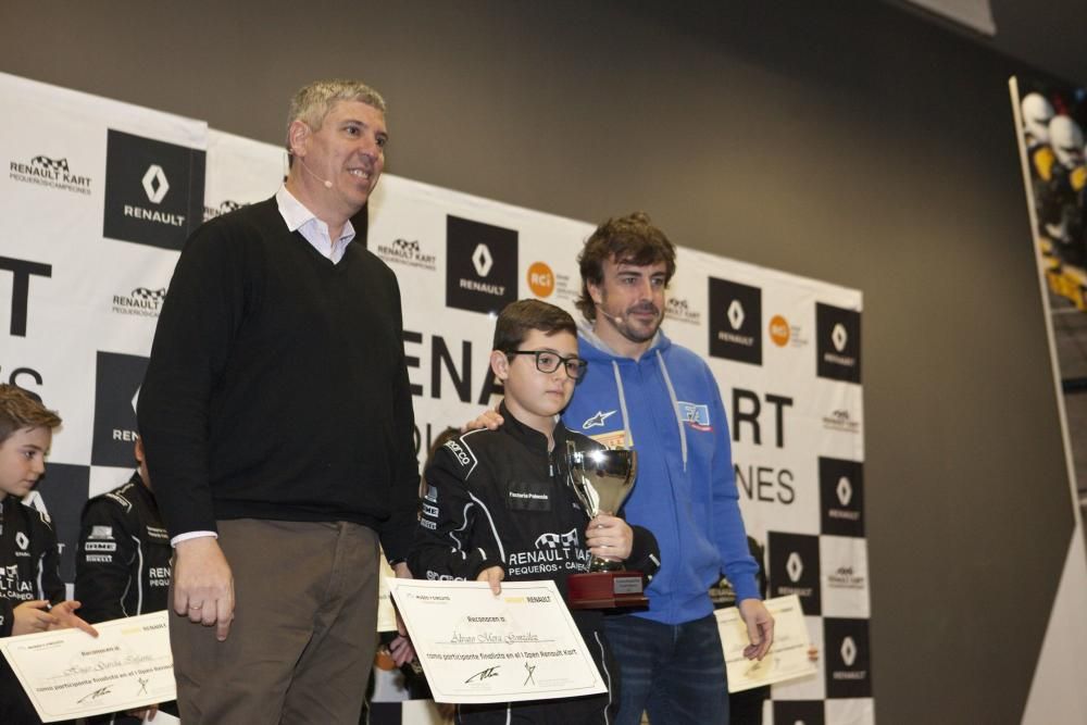 Fernando Alonso entrega los premios Reanult Kart